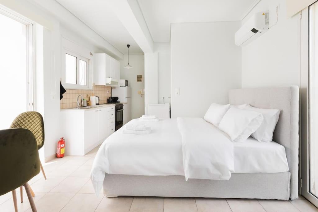 Adorable Sunny Studio With Private Balcony I Афіни Екстер'єр фото