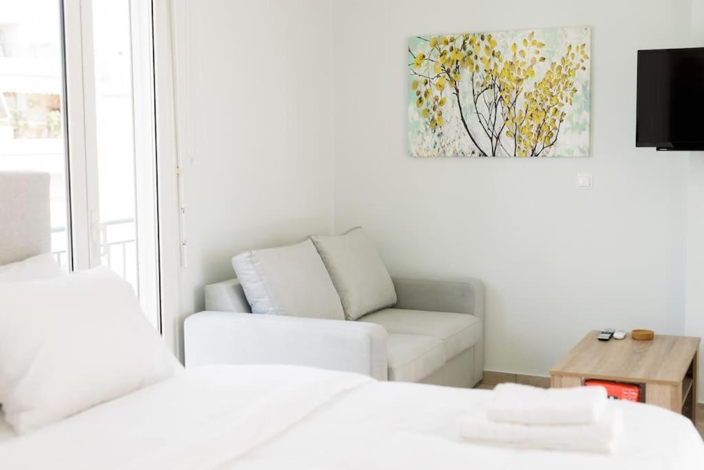 Adorable Sunny Studio With Private Balcony I Афіни Екстер'єр фото